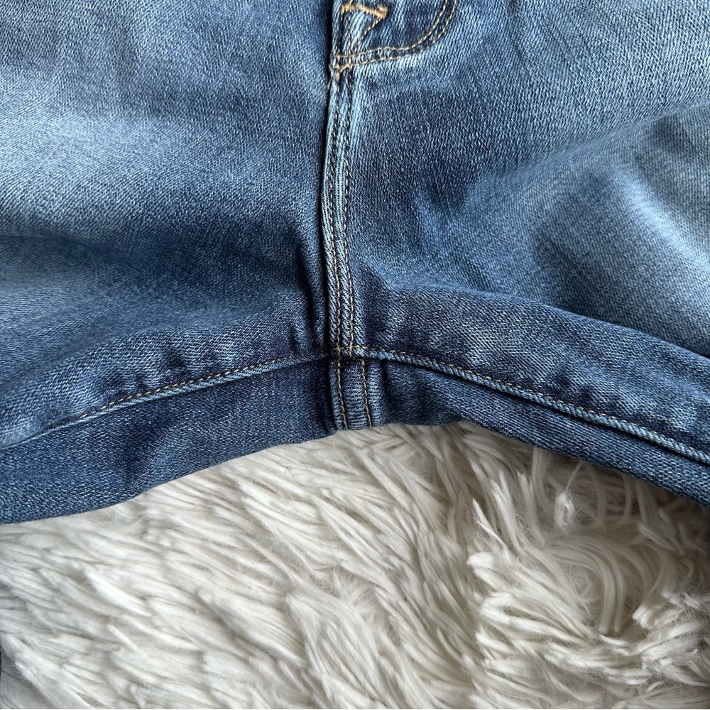 Good American Good Waist Crop Jeans Size 2 - Picture 5 of 10
